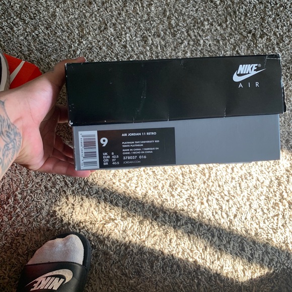 Jordan 11 platinum tint - Picture 1 of 3